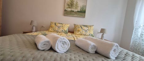 1 bedroom, WiFi, bed sheets