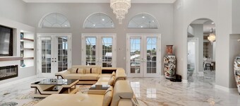 운하 앞 수영장 있는 럭셔리 리트리트, 5베드룸