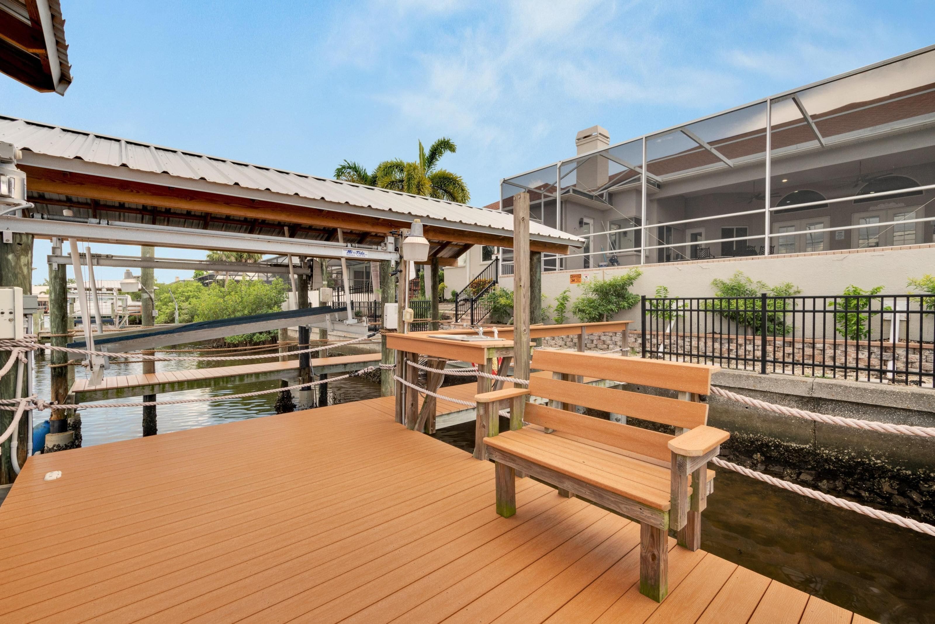 House (5 Bedrooms) | Interior