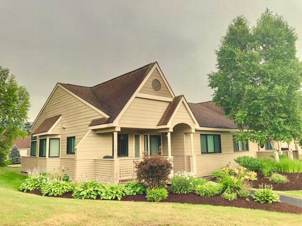 วิลล่า (2 Bedrooms) | ด้านหน้าที่พัก