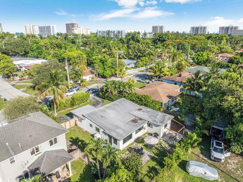 Hidden Bungalow- Peaceful Retreat, BBQ and hot tub