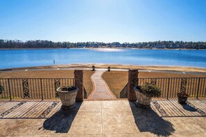 Interior - Lakeside Lane Retreat Waterfront Escape With Kayaks, Game Room & Scenic Views (Sanford)