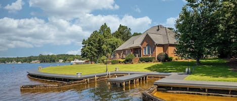 單棟房屋 (5 Bedrooms) | 內部