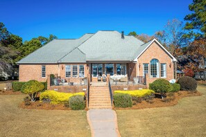 Interior - Lakeside Lane Retreat Waterfront Escape With Kayaks, Game Room & Scenic Views (Sanford)