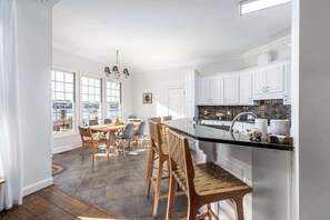 Maison (5 Bedrooms) | Intérieur