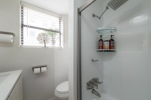 6700 Sunset Way Unit 702