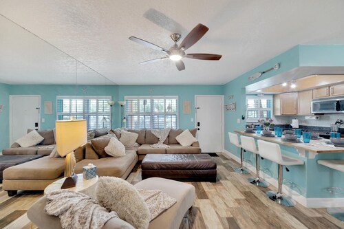 Newly Renovated 2 Beds 2 Baths Condo in St Pete Beach