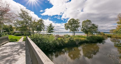 Grand Traverse Bay Lake View Condo 5682