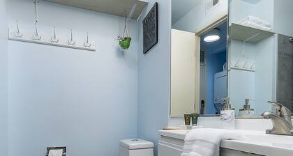 Beautiful Lake View Studio Condo at The Shores 5606