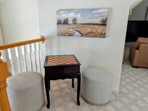 Interior - Lake Days Getaway - Lakeside Family Escape Near Hillsborough (Hillsborough)