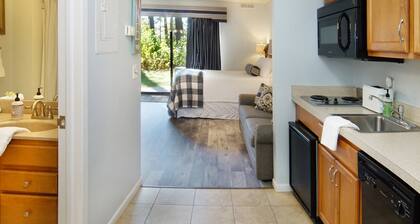 Grand Traverse Bay Waterfront Condo 5680