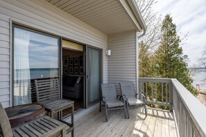 Interior - Stunning Lake Views The Shores 5577 (Williamsburg)