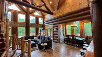 Chalet (5 Bedrooms) | Interior