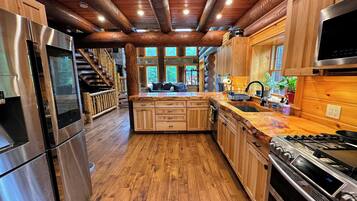 Chalet (5 Bedrooms) | Interior