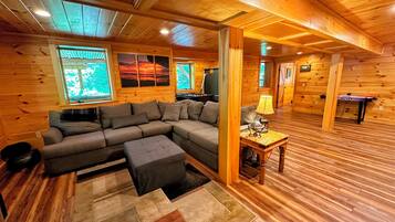 Chalet (5 Bedrooms) | Interior