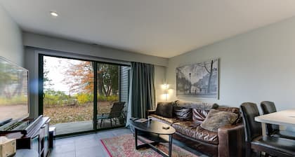 Cozy Aviation Style Lake View Condo at The Shores 5658