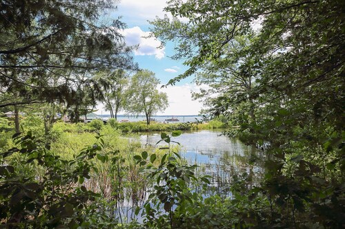 Cozy Aviation Style Lake View Condo at The Shores 5658