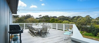 Coastal Haven, 5 minute walk to beach.