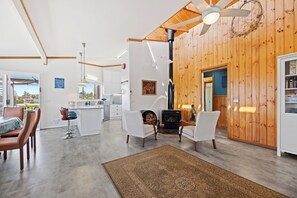 Unclassified image, 4 of 26, button