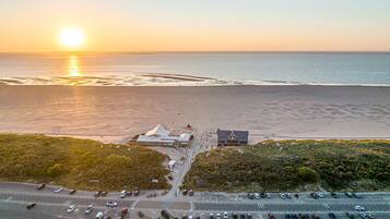 Vlak bij het strand, vissen