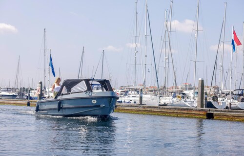 Schönes Schiff in Ouddorp mit WLAN