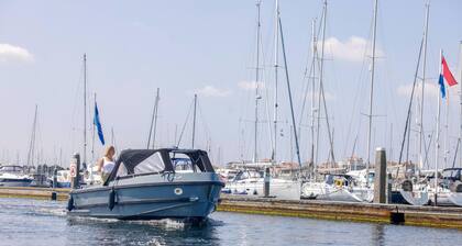 Schönes Schiff in Ouddorp mit WLAN