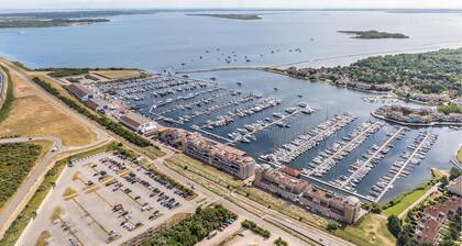 Stunning ship in Ouddorp with harbor view