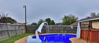 Patti's Place ( POOL | Sleeps 9)!