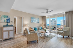TV - 🦩Book Me Baby! Silver Shells Retreat in Destin🦩 (Destin)