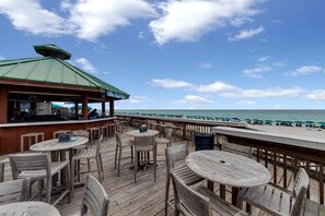 Outdoor dining - 🦩Book Me Baby! Silver Shells Retreat in Destin🦩 (Destin)