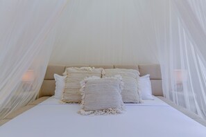 Unclassified image, 5 of 9, button - Modern Studio Palm in Noord with Pool (Noord)