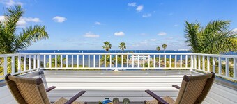 Harbor View Retreat with Heated Pool, Wraparound Decks & Sunset Vibes - Sunset Harbor - Roelens