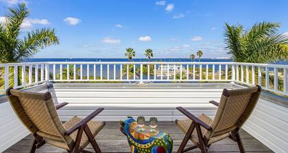 Harbor View Retreat with Heated Pool, Wraparound Decks & Sunset Vibes - Sunset Harbor - Roelens