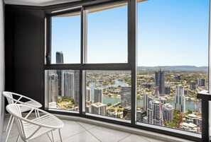 Interior - Level 42 Beachside 1BR Apartment with Ocean Views (Surfers Paradise)