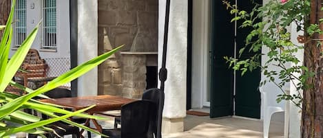 屋外ダイニングエリア