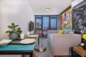 Living area - Casco View Life - Jr. Premium View. 1 Bedroom (Panama City)