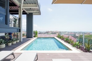 Pool - Casco View Life - Jr. Premium View. 1 Bedroom (Panama City)