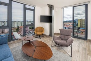 Smart TV - Casco View Life - Premium Apt. 1 Bedroom (Panama City)