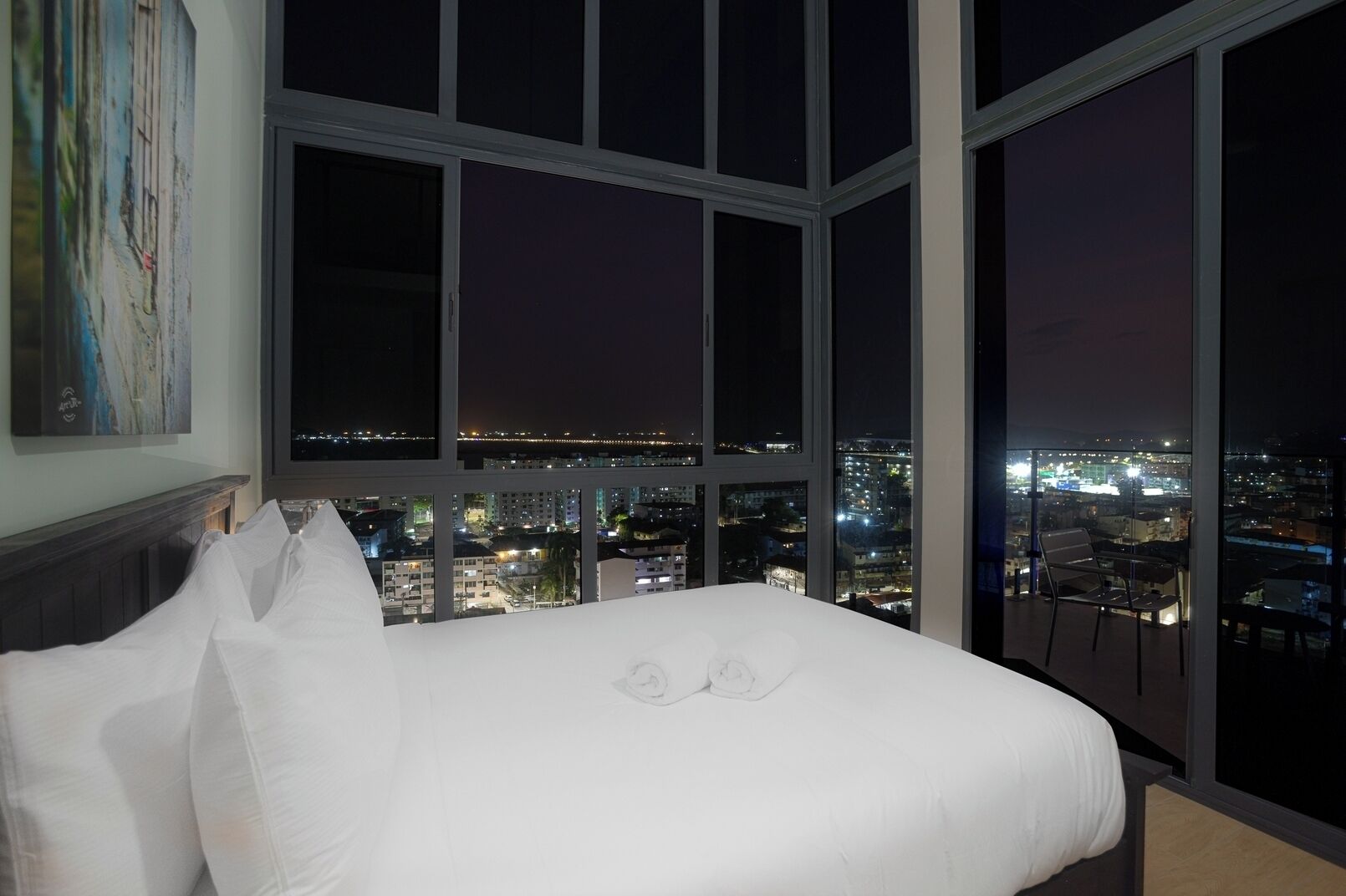 1 habitación, tabla de planchar con plancha, wifi gratis y ropa de cama 