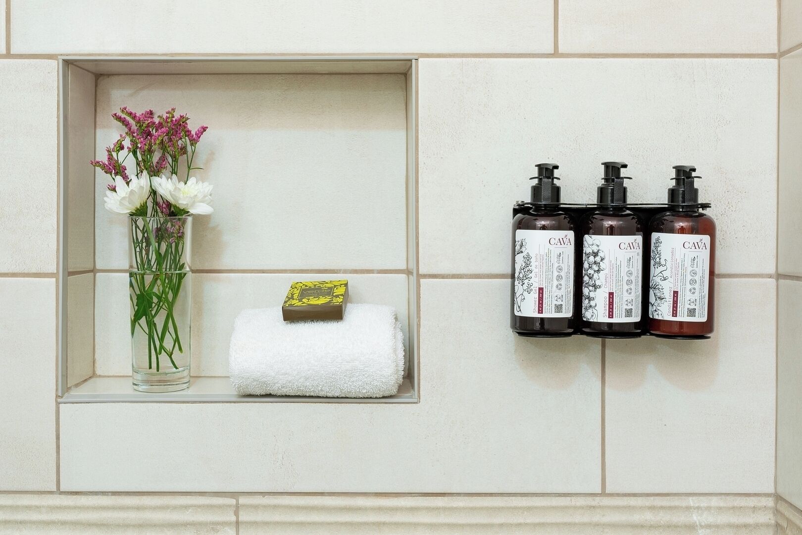 Secador de pelo, toallas