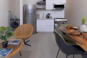 Coffee/tea maker, fridge, microwave, oven - Ground Floor Terrace Apartment (Panama City)