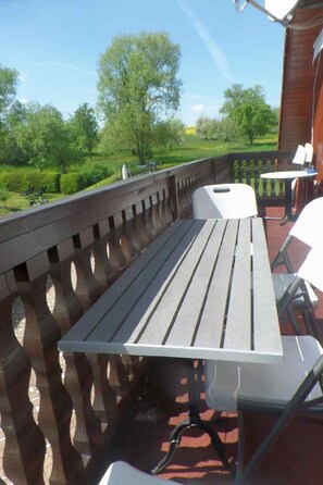 Outdoor dining - FeWo Landsbergblick by Interhome (Meiningen)