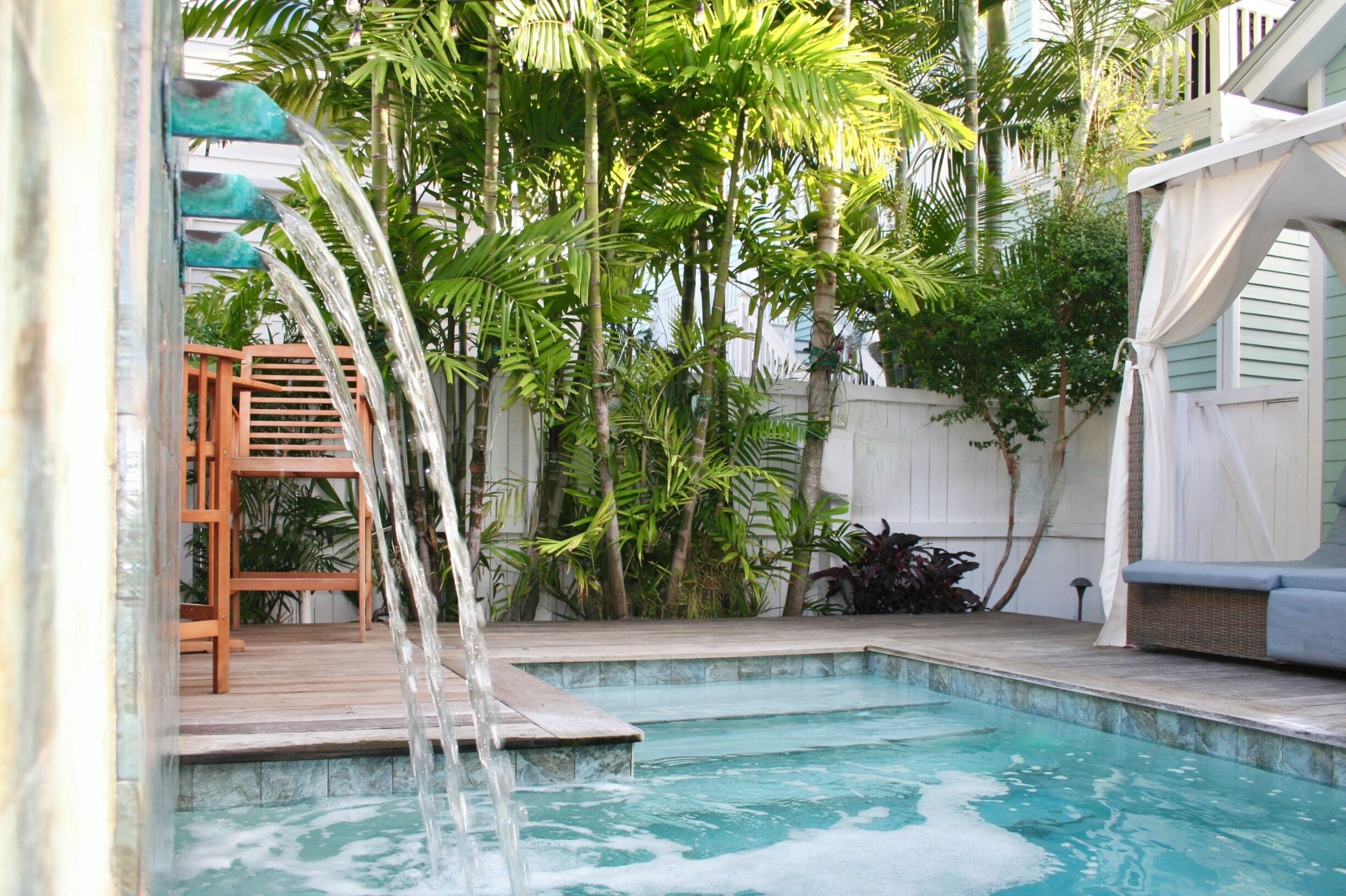 2 piscines extérieures