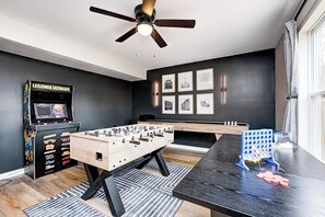 Unclassified image, 4 of 33, button