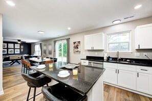 Unclassified image, 5 of 33, button