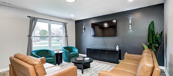 Shuffleboard~Arcade~Foosball~Spacious for Groups~7 Min to Ruoff