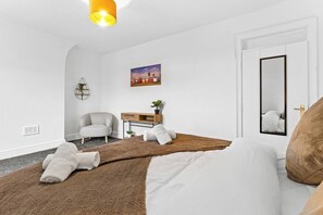 6 Schlafzimmer, Bügeleisen/Bügelbrett, Internetzugang, Bettwäsche