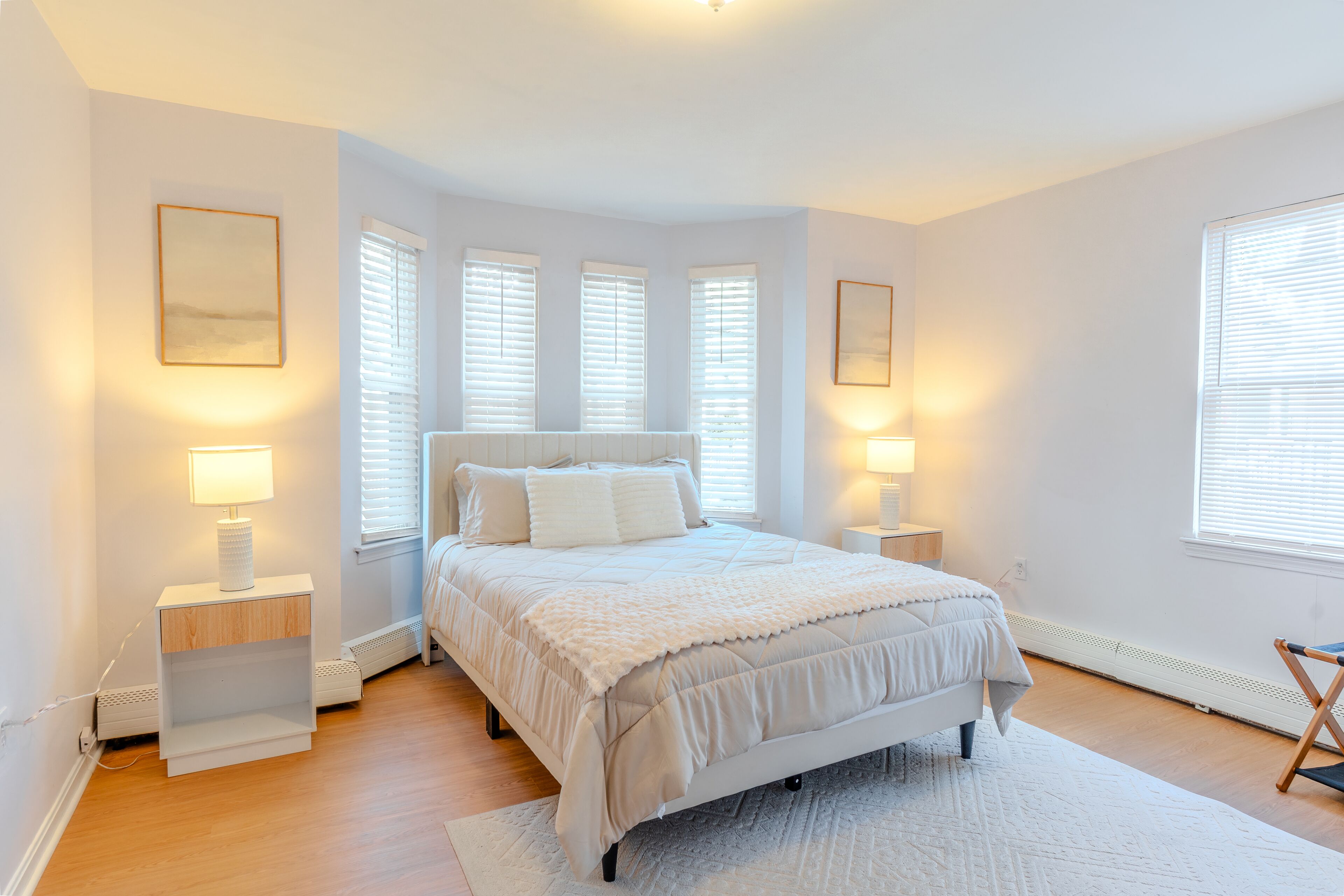 2 habitaciones, tabla de planchar con plancha, internet y ropa de cama 