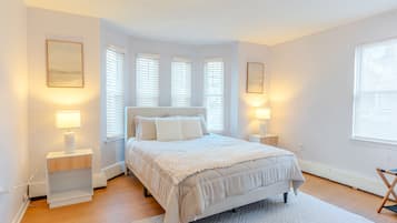 2 habitaciones, tabla de planchar con plancha, internet y ropa de cama