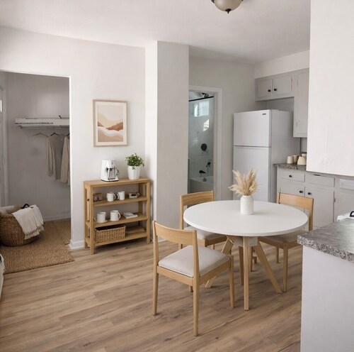 Prime 2BR Near Tufts & Downtown Boston